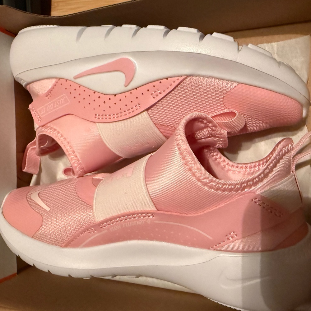 Nike Flex Runner 4 size 12.5C girl’s sneakers